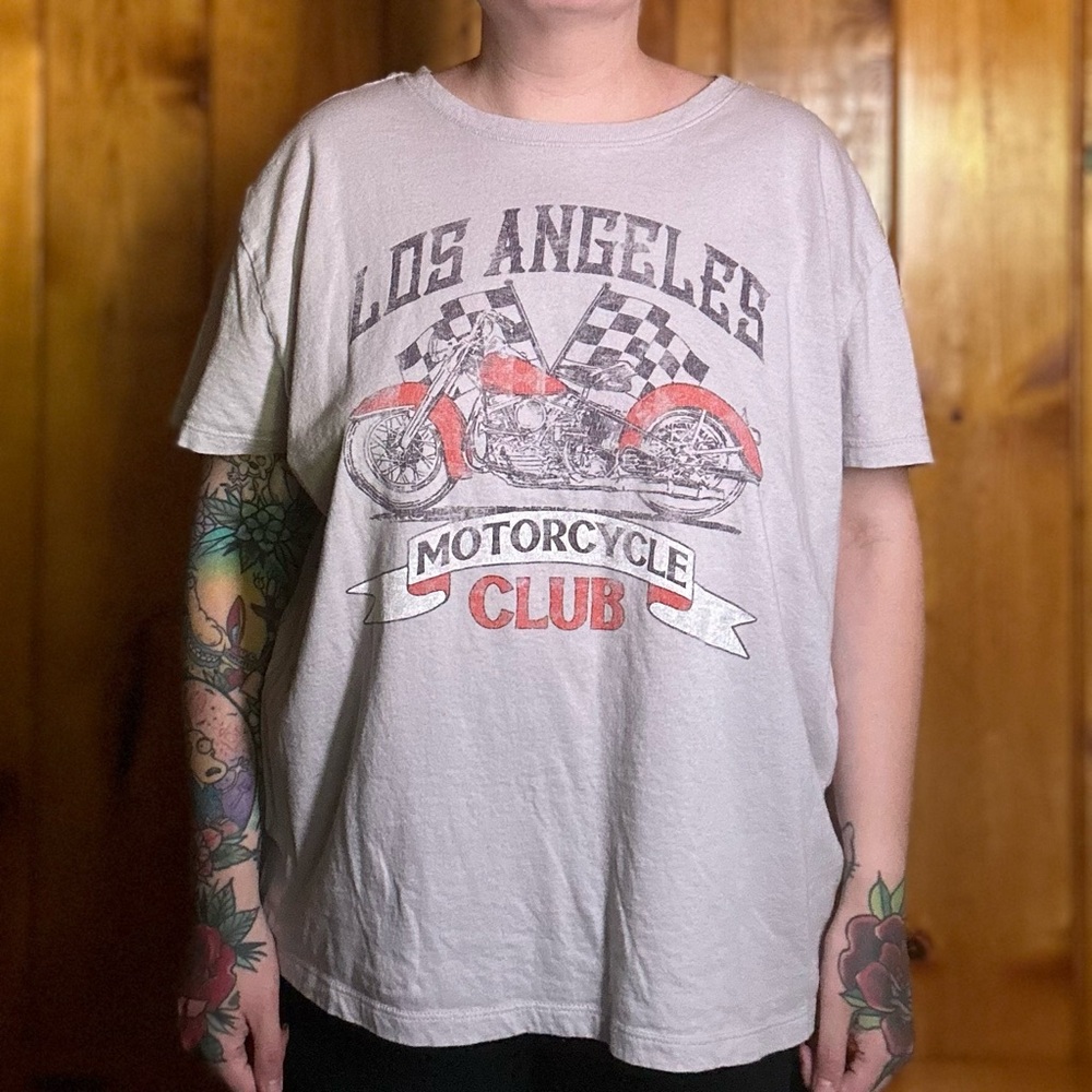 Doe Distressed Motorcycle Club Graphic T-Shirt